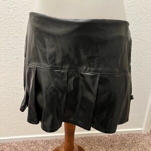 Tripp nyc medium black vinyl mini skirt vintage 90s rare